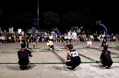 广西乐玩(中国)郁江校区竹竿舞晚会