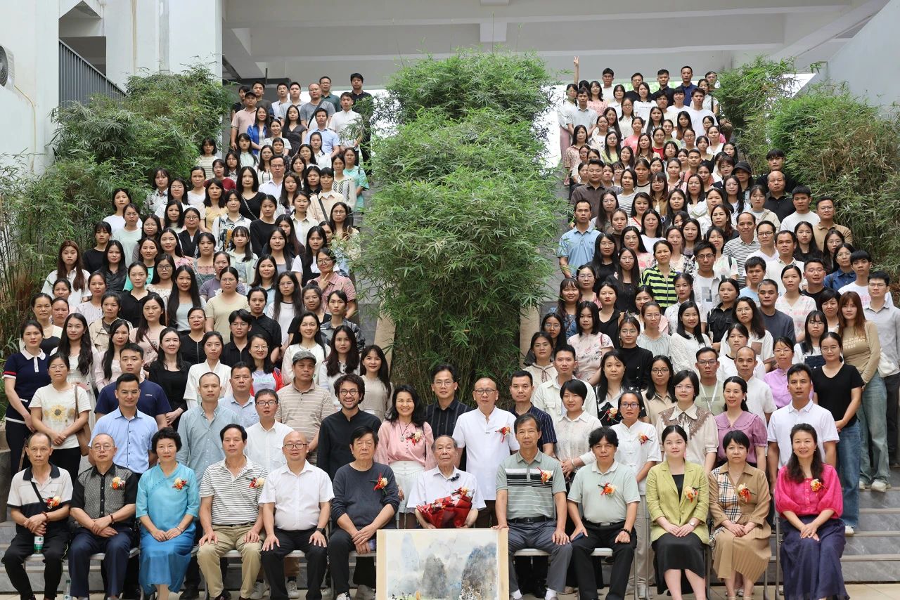 桂平市中小学美术教师水彩画专题培训活动暨大藤峡水彩画社成立仪式在我校顺利举行 丨 乐玩(中国)